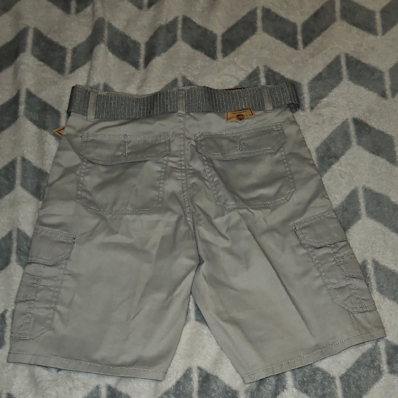 Jeanetix Men's Gray 8 Pocket Cargo Crisp Casual Shorts Knitted Belt Size 28 - Picture 3 of 10